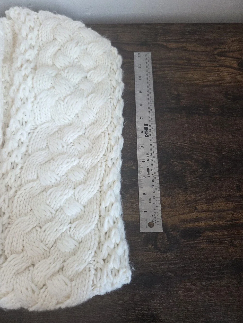 Ivory Cream Cable Knit Scarf Pom Pom Rectangle Winter Cozy Warm Clean Girl
